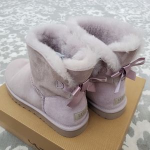 UGG Mini Bailey Bow in Feather